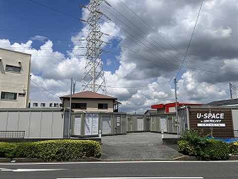 ユースペース千葉都町店 店舗内も広く、車の横付けができます。