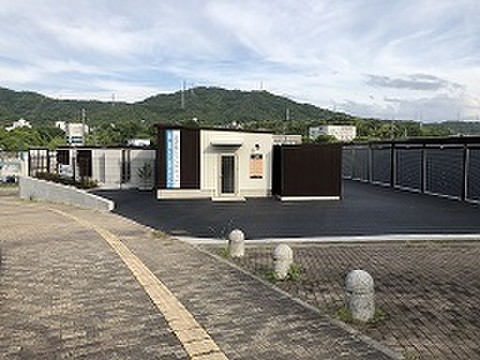 イナバボックス広域公園前店