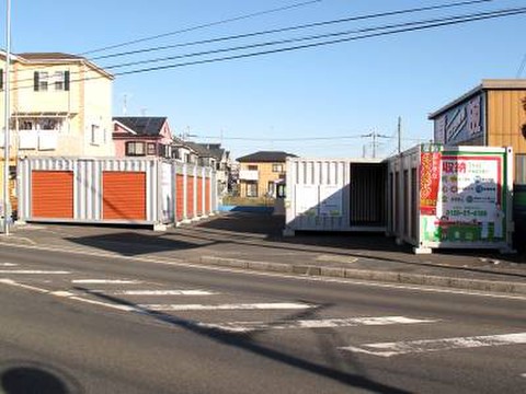 ストレージ王　春日部八丁目トランクルーム 使いやすい１階のトランクルームです。