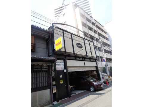 谷六ライゼボックス 建物外観です。