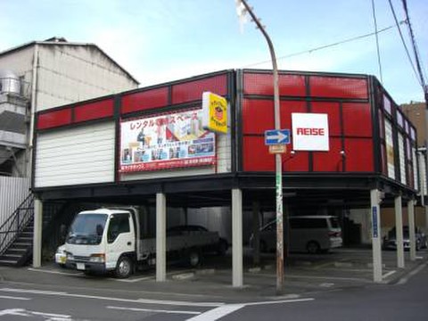 南津守ライゼボックス 建物外観です。