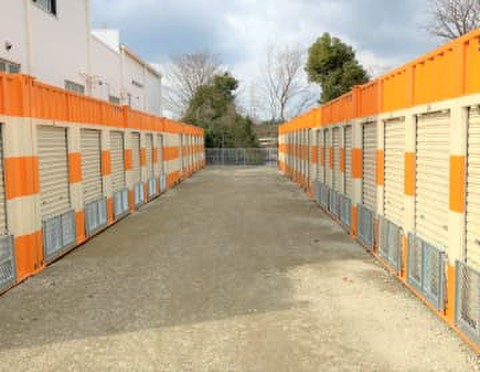 オレンジコンテナ松原南新町 通路広々設計です
