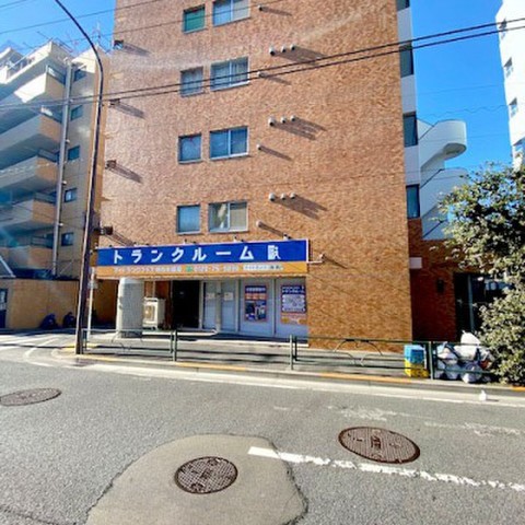 マイトランク柿の木坂 こちらのビルの1階になります