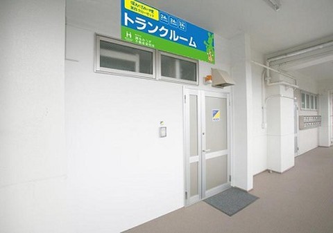 深大にぎわいの里第４クローゼット 建物の2階にあります。リフトございます。