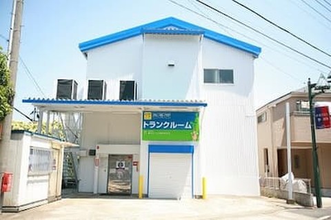 富士見町3丁目クローゼット 駐車スペースは入り口前に3台ほどございます。