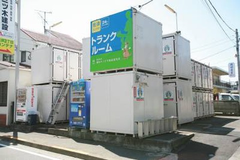 佐須コンテナ 外観。駐車スペースのある物件です。
ミニコンテナもございます。