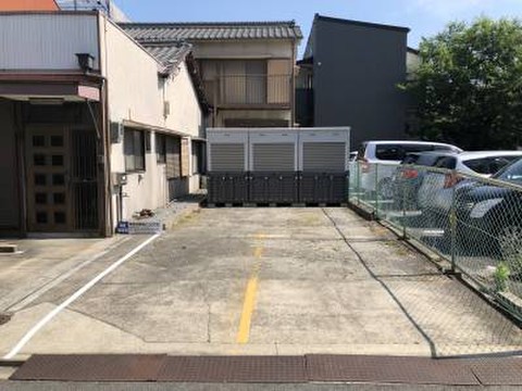 名古屋市東区砂田橋バイクガレージ