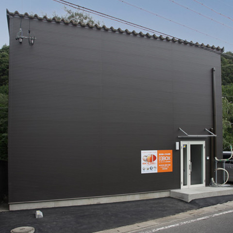 BBOX松本新橋店 松本市新橋に室内型トランクルームBBOXがオープン。