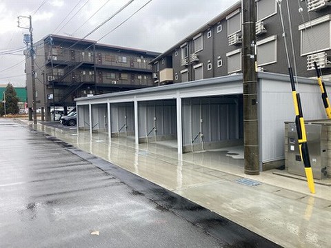FK知立市山町シャッター付きガレージ