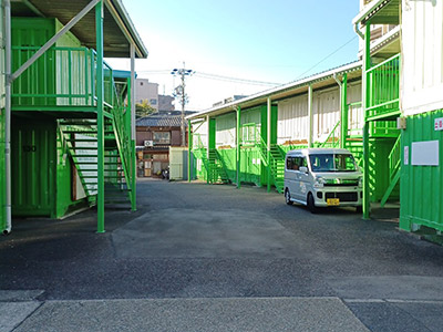 基幹バス徳川園新出来アイメン 筒井コンテナ