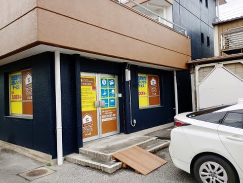 とちくら小山店 完全室内型のレンタル収納庫です。