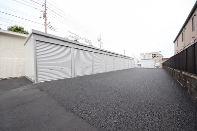 多摩地区バイクガレージ　大横町　全9区画