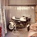 多摩地区バイクガレージ 日野本町 フルフラットで乗車のままらくらく入出庫。奥行き2600ｍｍ