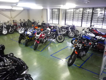 金沢シーサイドライン産業振興センターイーグルスター２F　オートバイガレージ