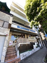 DANトランク　国立競技場前店