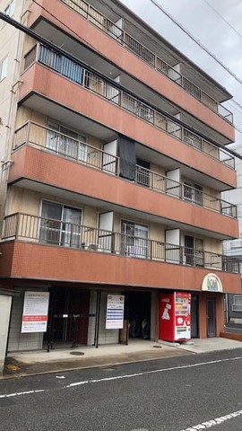 収納アシスト清輝橋店 外観です。