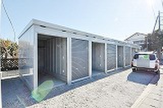 ピタットガレージ下小鳥① ピタットガレージ①外観