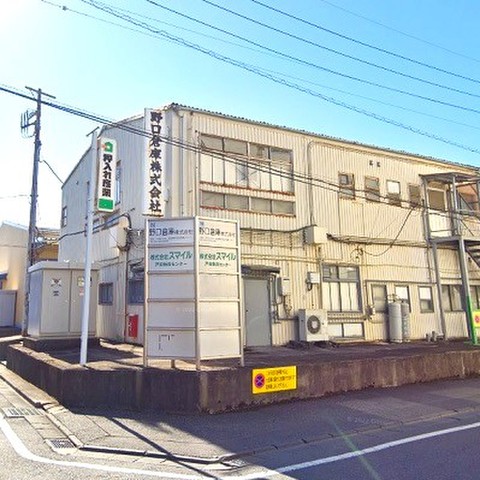 押入れ産業 戸田店 有人管理の倉庫内トランクルームです。