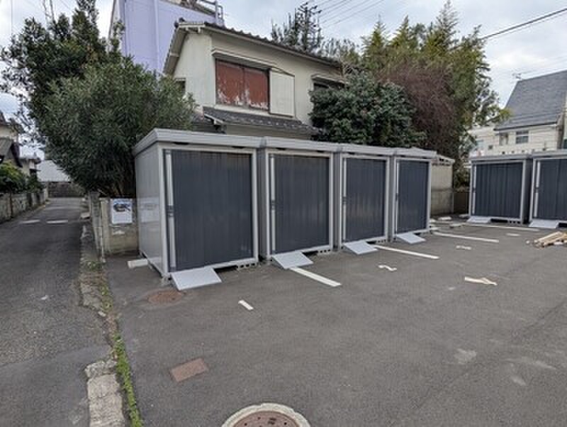 収納ピット 松山市御幸トランクルーム 外観