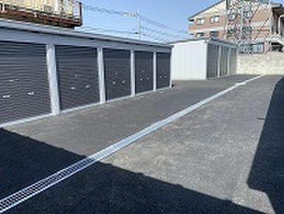 m-tech garage YOKOOJI バイクガレージ大区画
全区画に照明・コンセント付