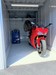 m-tech garage YOKOOJI バイクガレージ大区画内部
中棚と防犯ロックバーは全区画に完備