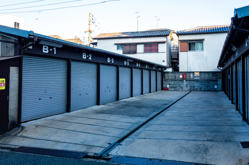 バイクコンテナ・ガレージに関する基礎知識と利用時の注意点を徹底解説!